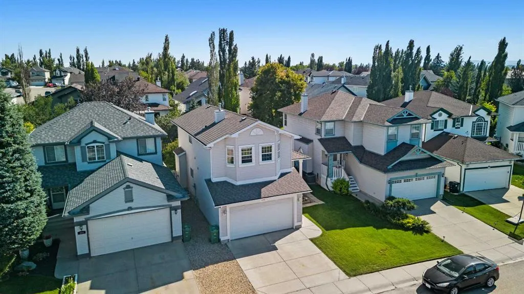 228 Douglas Ridge Close SE