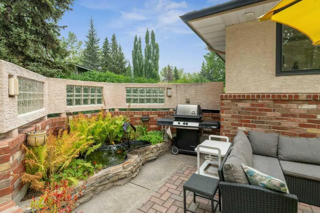 318 Oakhill Place SW