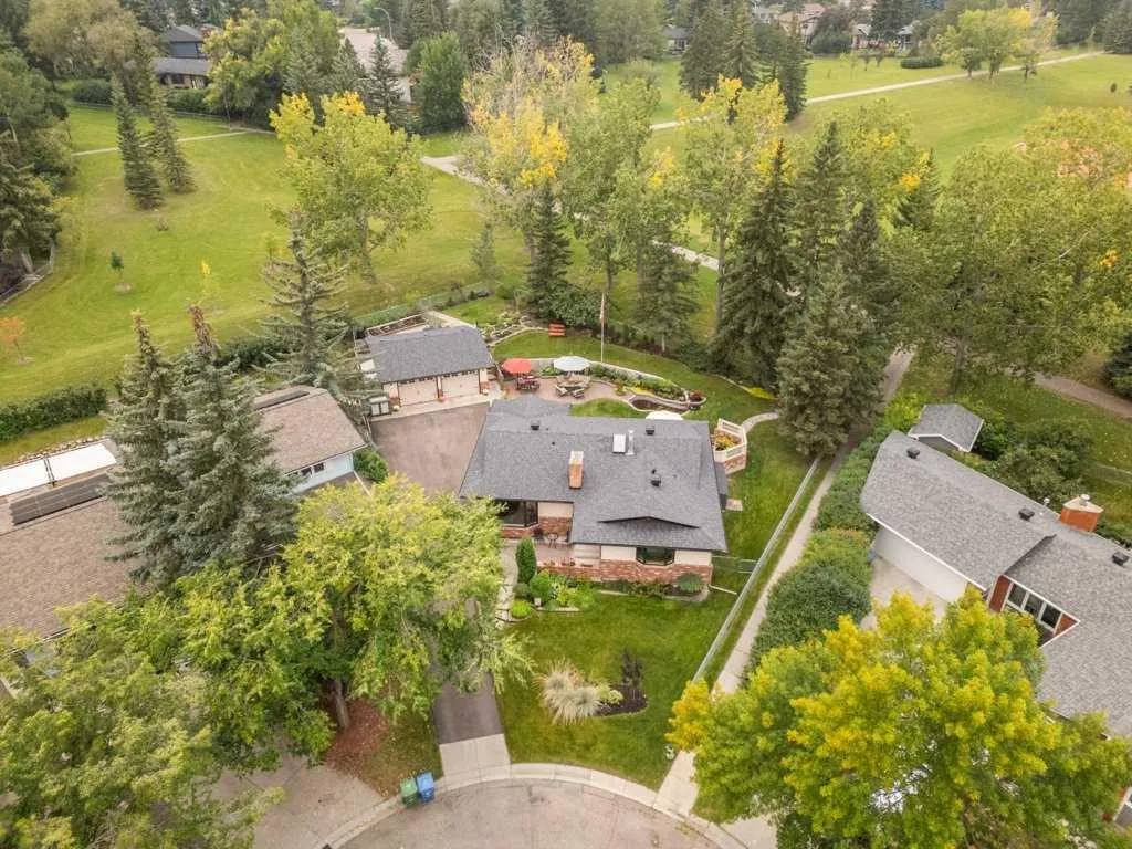 318 Oakhill Place SW