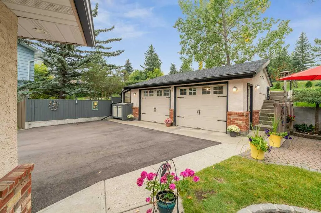 318 Oakhill Place SW