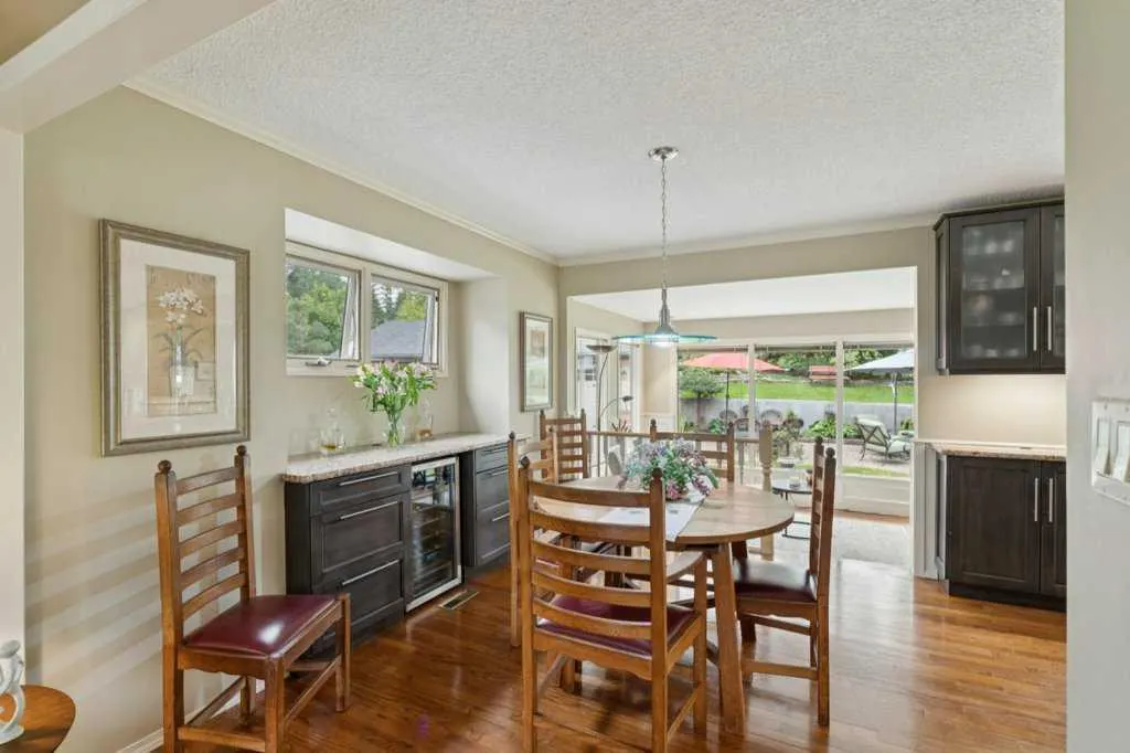 318 Oakhill Place SW