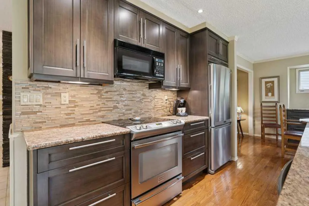 318 Oakhill Place SW