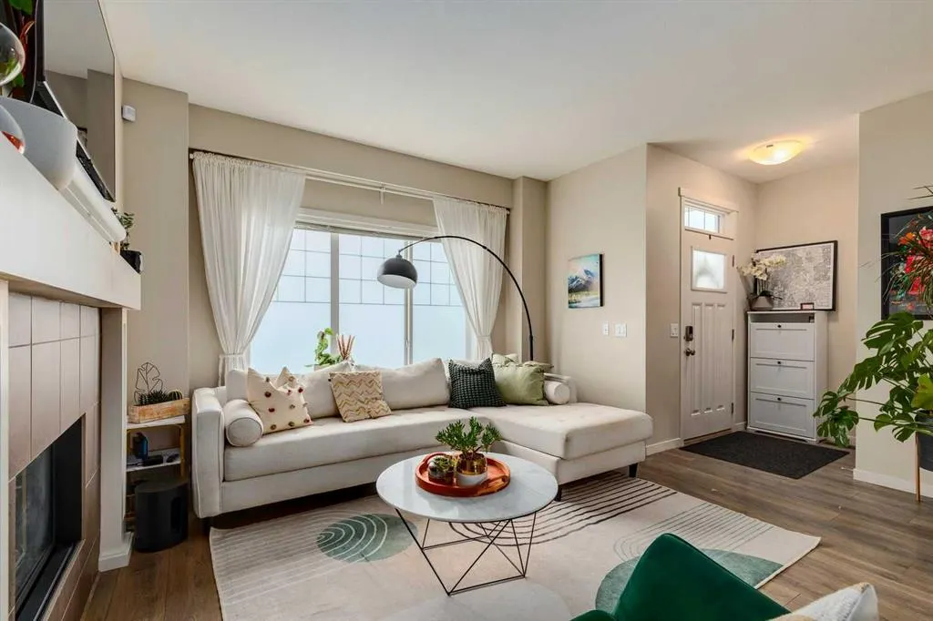 159 Mahogany Grove SE