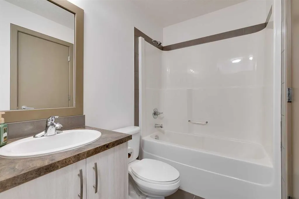 2420 34 Avenue SW, #210