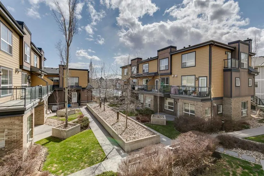 2420 34 Avenue SW, #210