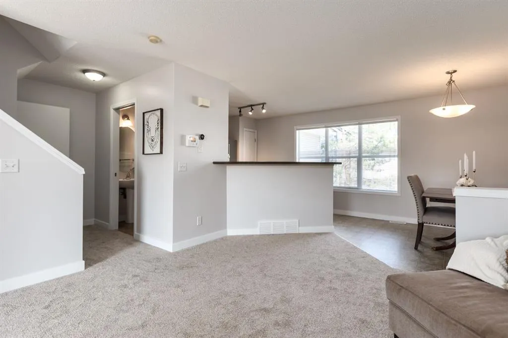 75 Mckenzie Towne Gate SE