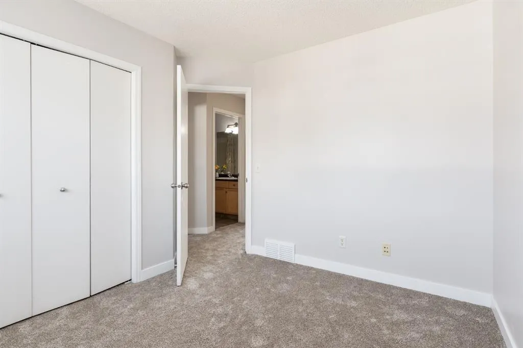 75 Mckenzie Towne Gate SE