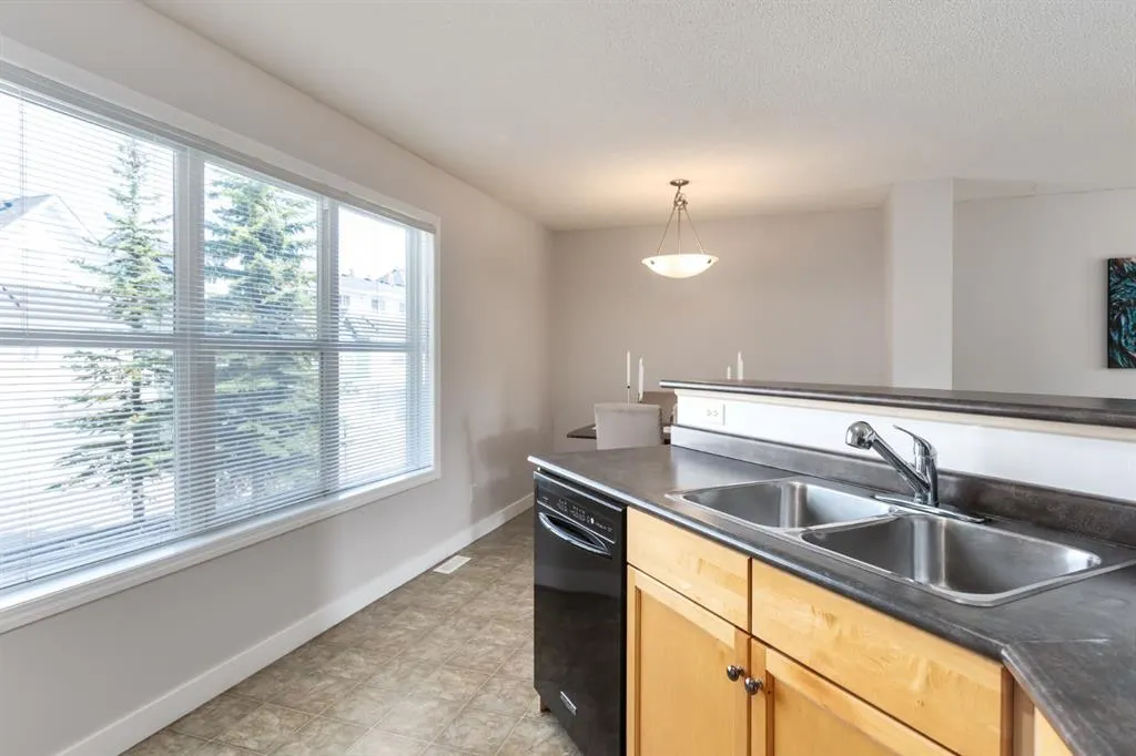 75 Mckenzie Towne Gate SE
