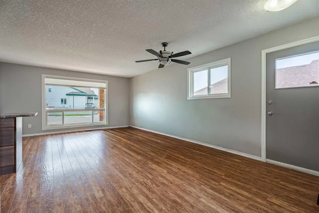 224 Jensen Drive NE
