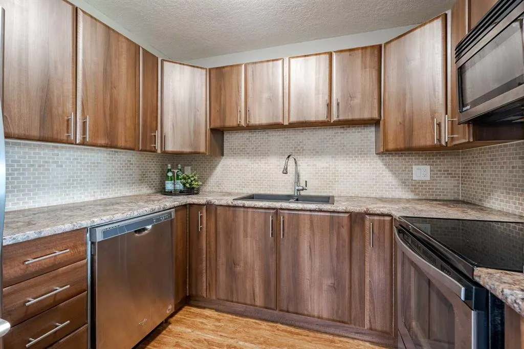 224 Jensen Drive NE