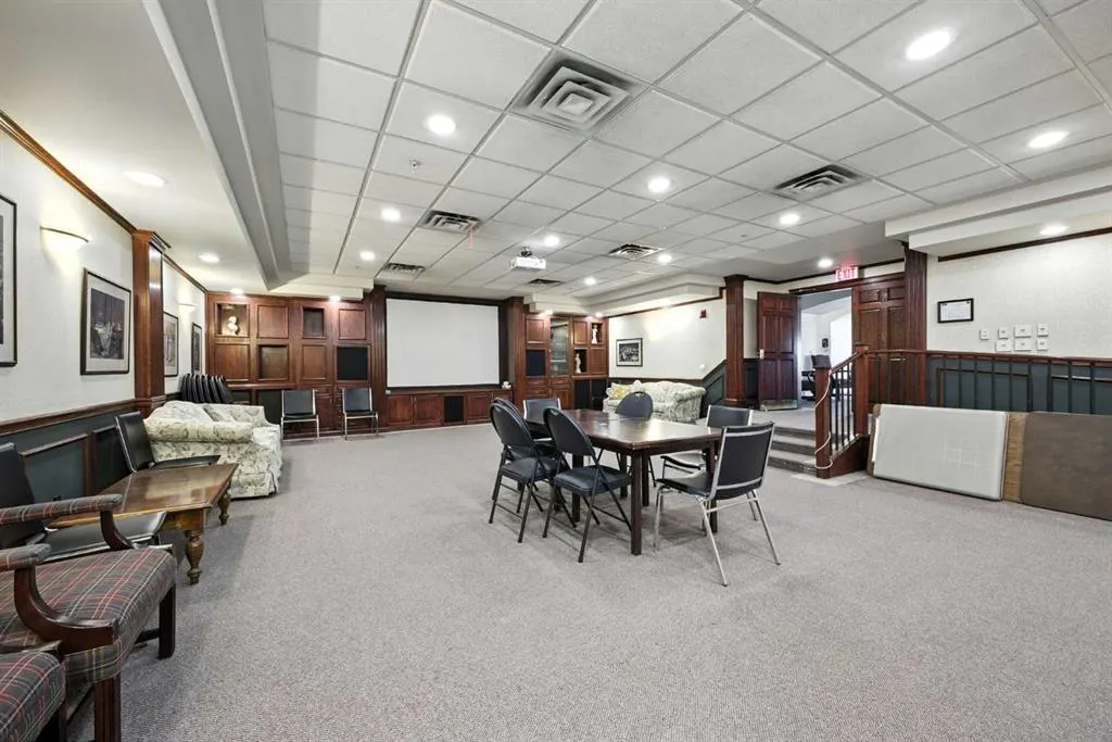 5201 Dalhousie Drive NW, #422