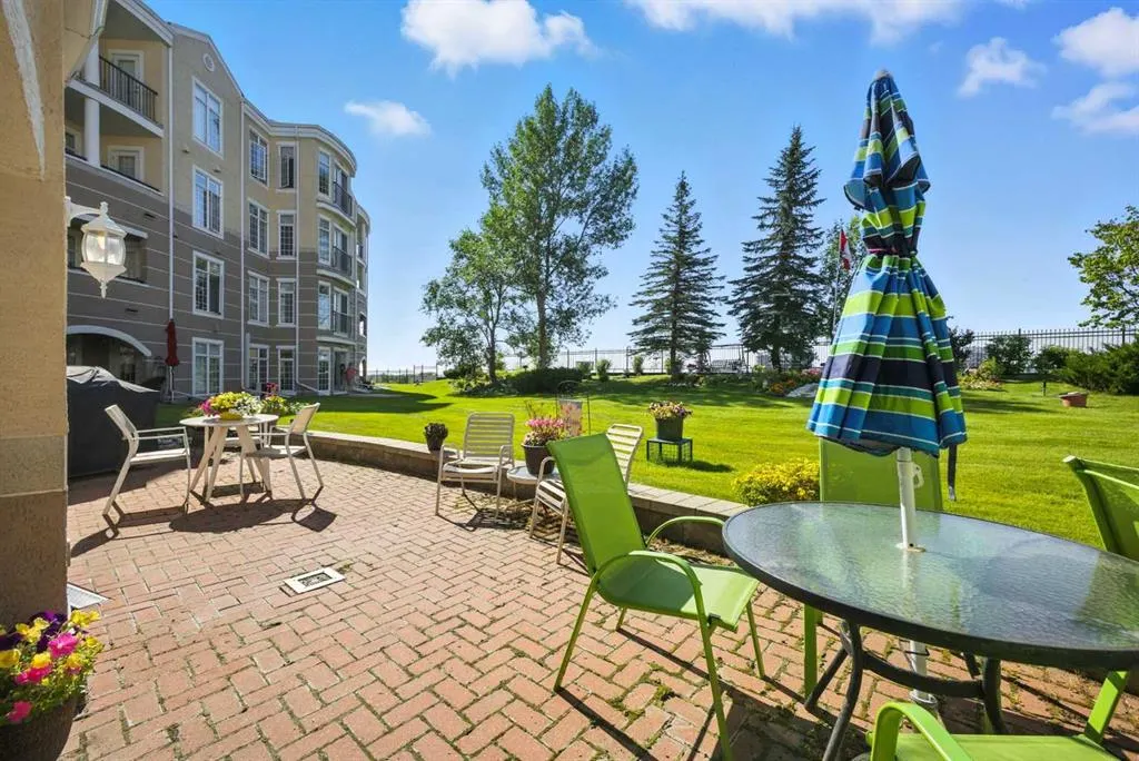 5201 Dalhousie Drive NW, #422