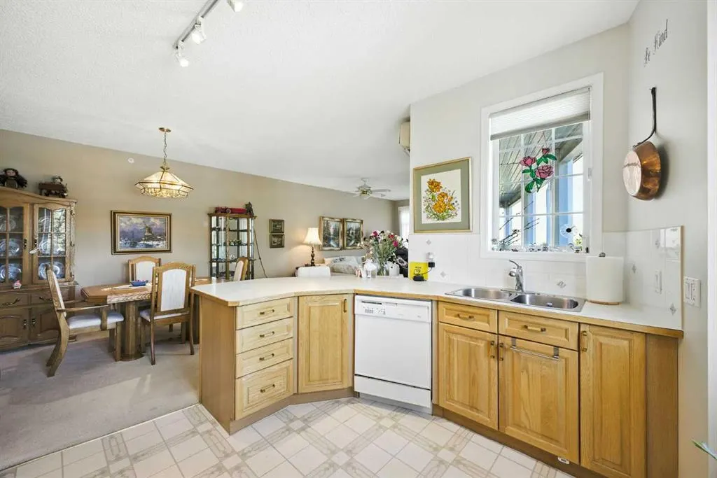 5201 Dalhousie Drive NW, #422