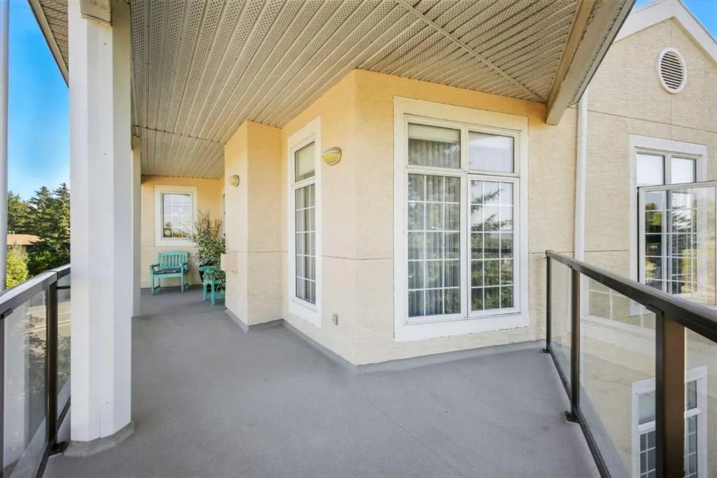 5201 Dalhousie Drive NW, #422