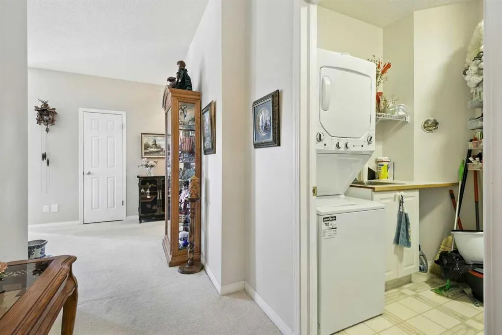 5201 Dalhousie Drive NW, #422