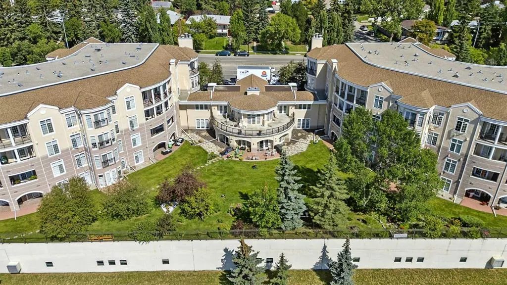 5201 Dalhousie Drive NW, #422