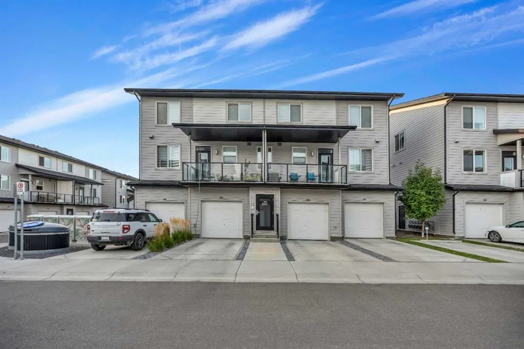140 Redstone Walk NE, #203