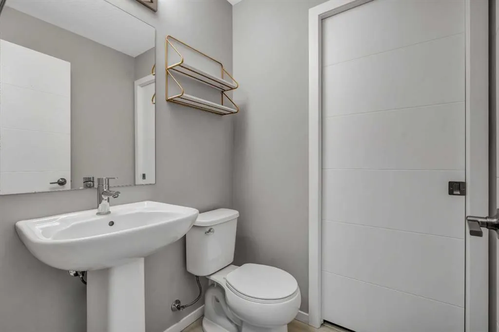 140 Redstone Walk NE, #203