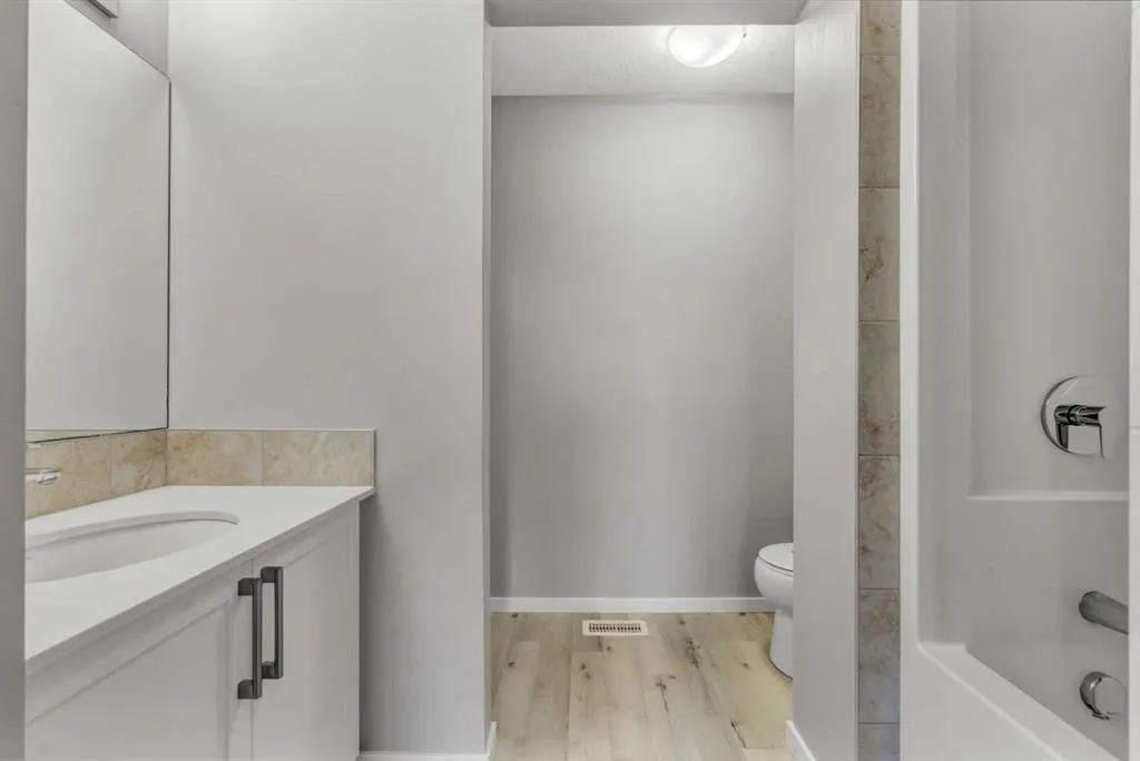 140 Redstone Walk NE, #203