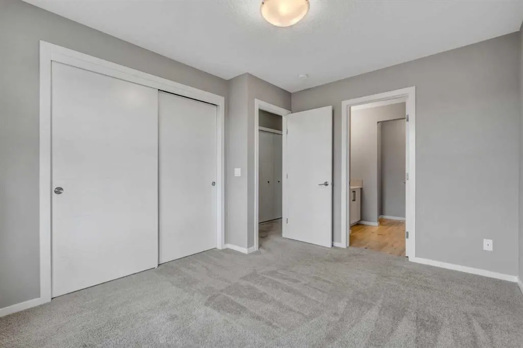140 Redstone Walk NE, #203
