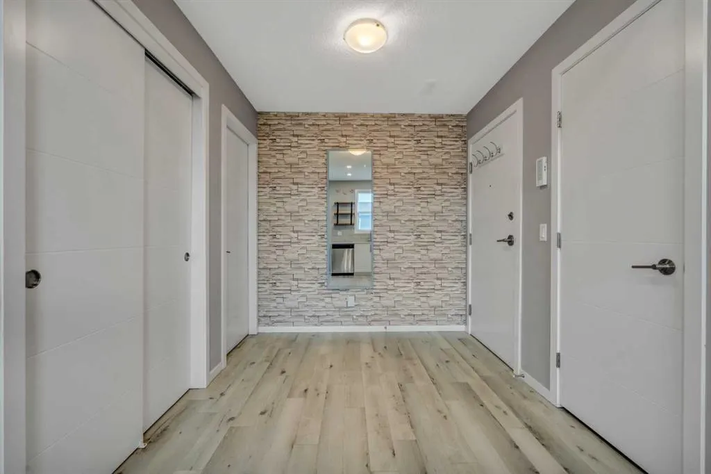 140 Redstone Walk NE, #203