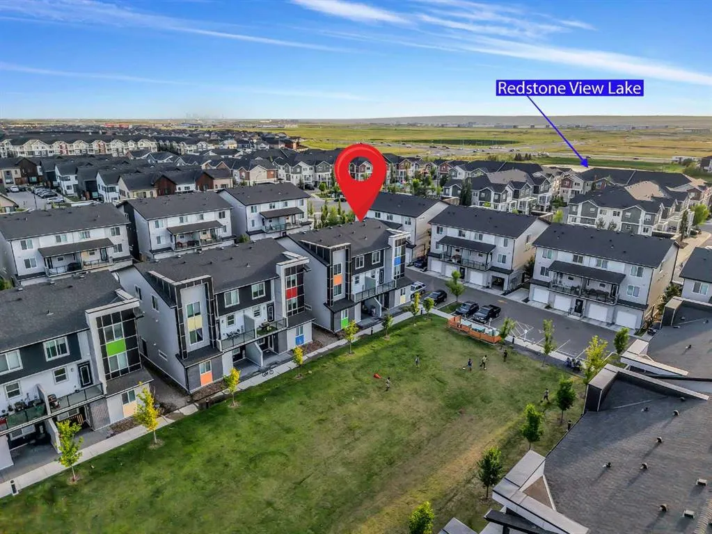 140 Redstone Walk NE, #203