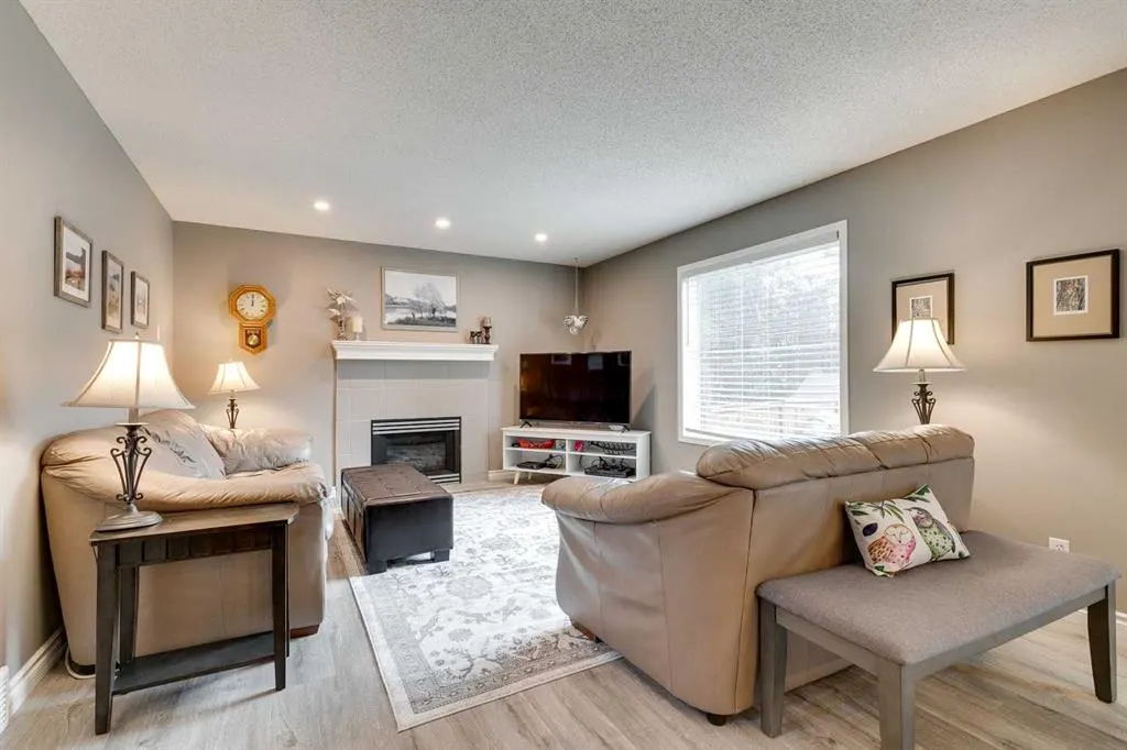 274 Mt Assiniboine Place SE