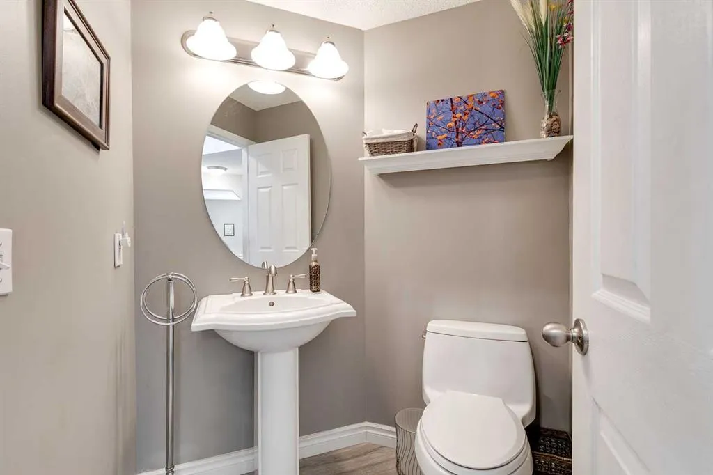 274 Mt Assiniboine Place SE