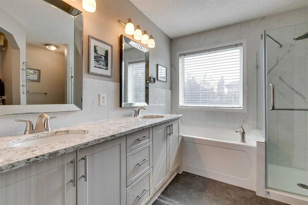 274 Mt Assiniboine Place SE