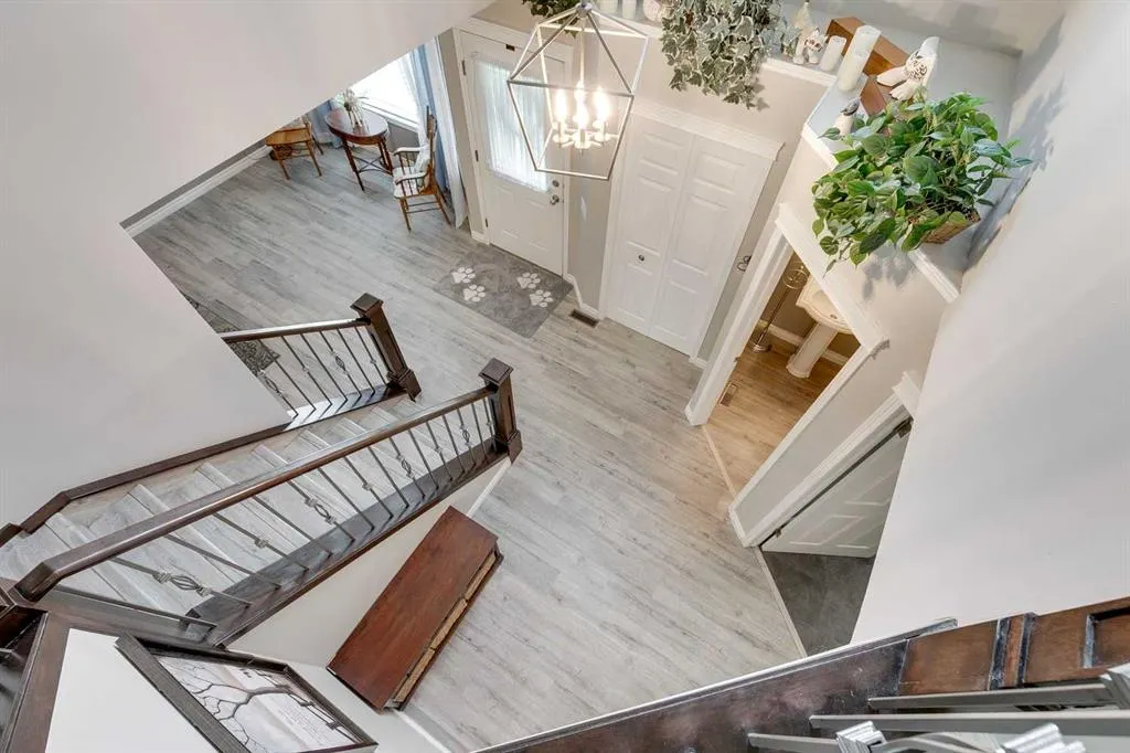 274 Mt Assiniboine Place SE