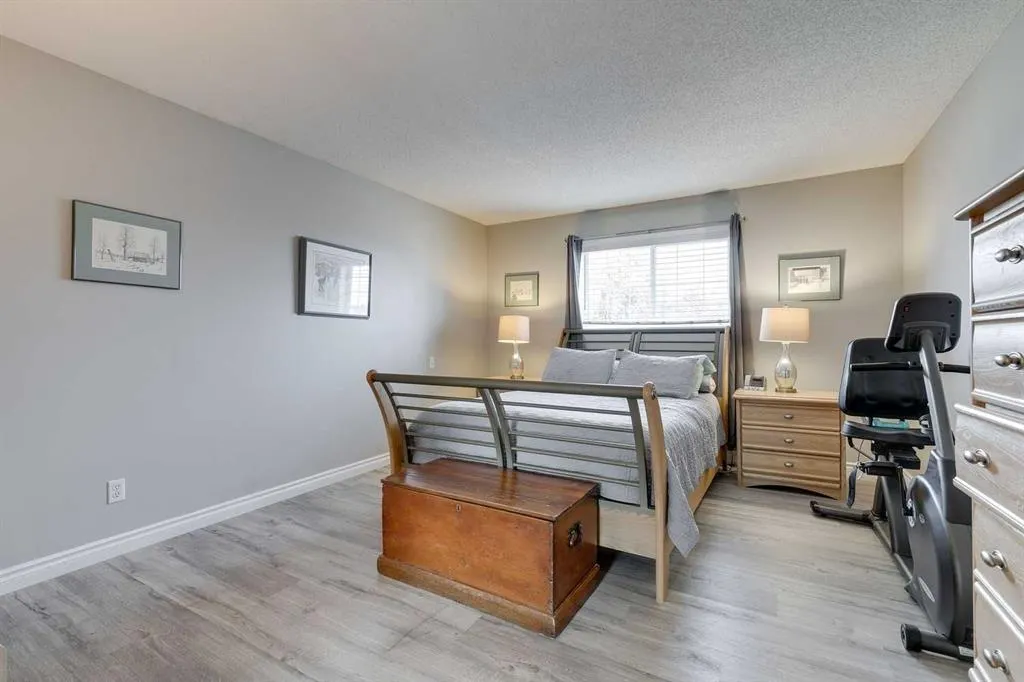 274 Mt Assiniboine Place SE
