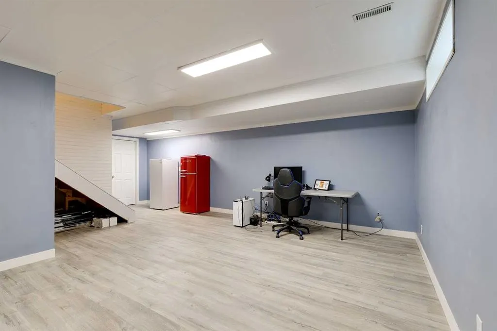 274 Mt Assiniboine Place SE