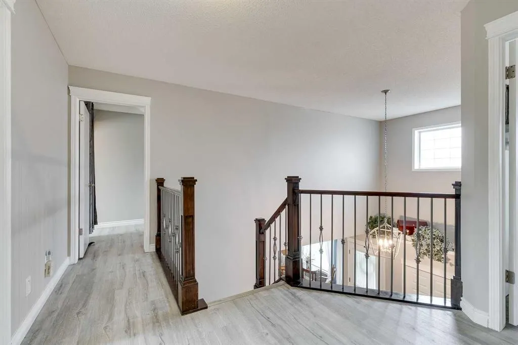 274 Mt Assiniboine Place SE