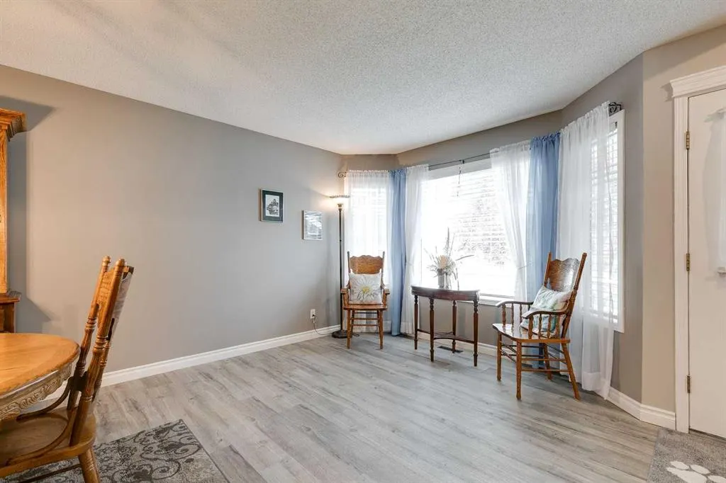 274 Mt Assiniboine Place SE