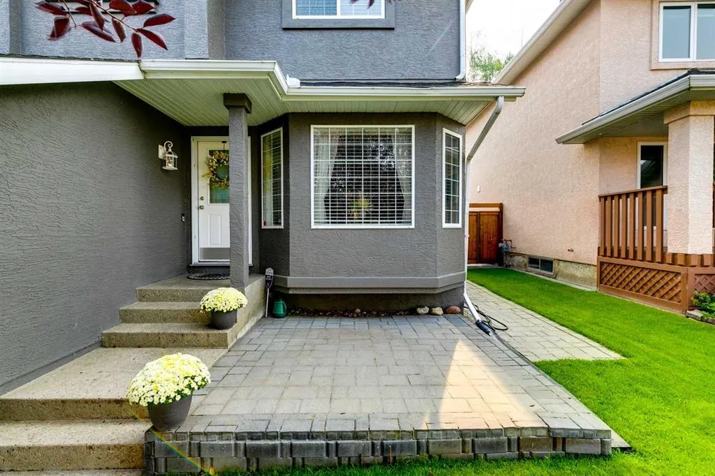 274 Mt Assiniboine Place SE