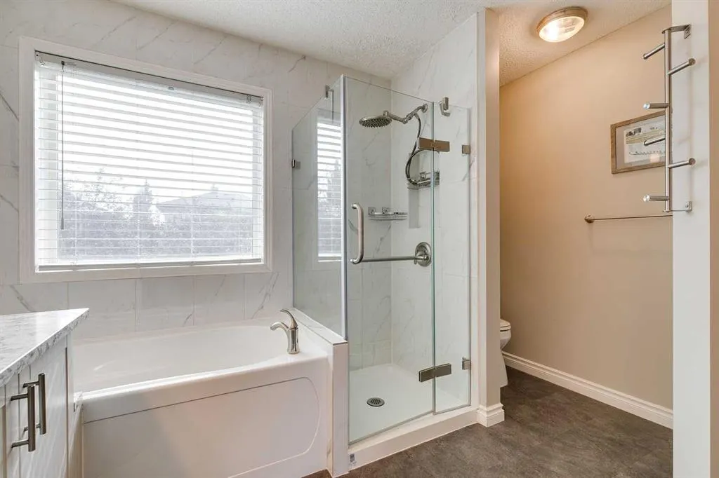 274 Mt Assiniboine Place SE
