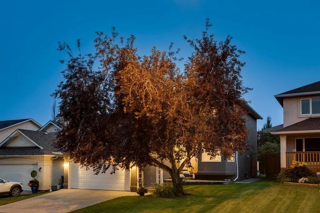 274 Mt Assiniboine Place SE