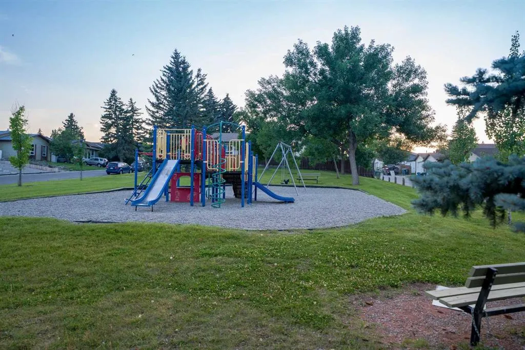 23 Bedwood Place NE