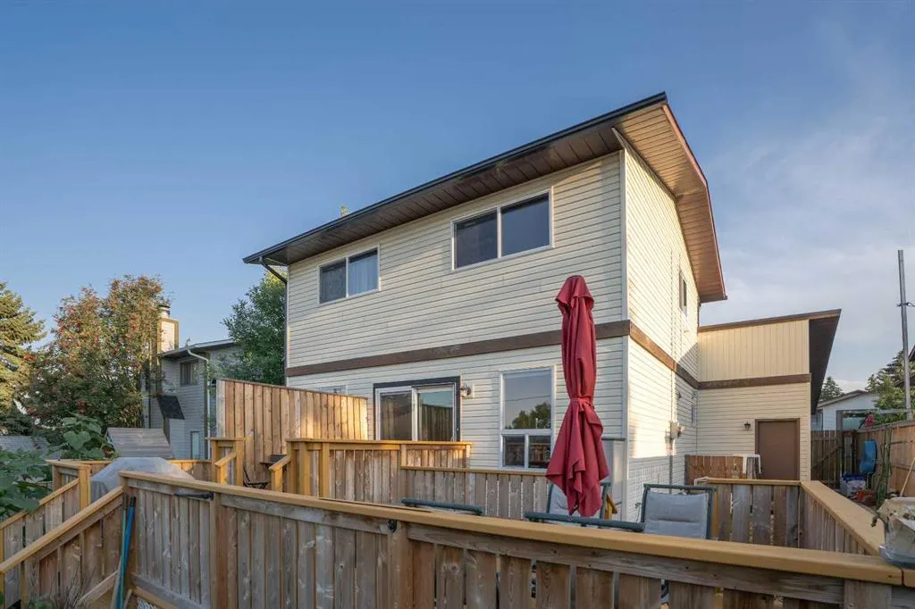 23 Bedwood Place NE