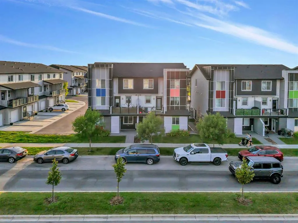221 Redstone Street NE