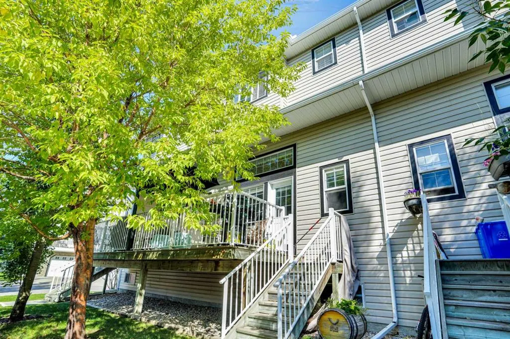 54 Cougar Ridge Mews SW