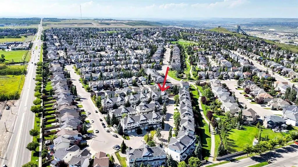 54 Cougar Ridge Mews SW