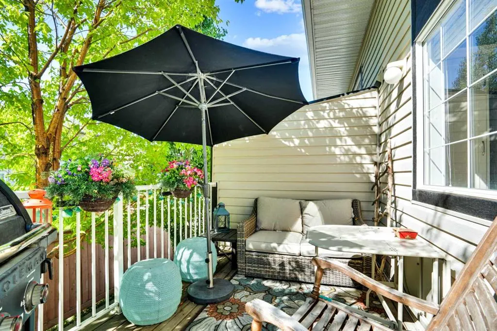 54 Cougar Ridge Mews SW