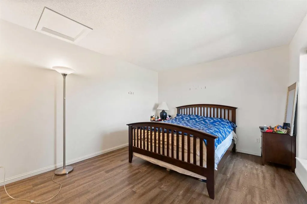 1997 Sirocco Drive SW, #606