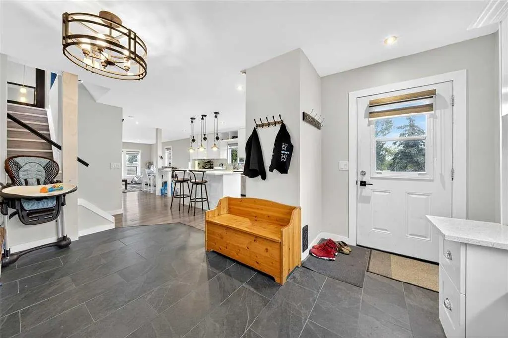 2103 Country Hills Circle NW