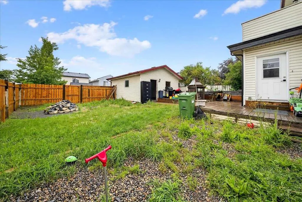 2103 Country Hills Circle NW