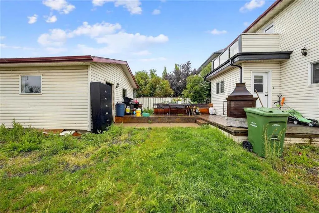 2103 Country Hills Circle NW