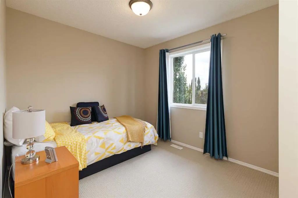 9 Springborough Point SW