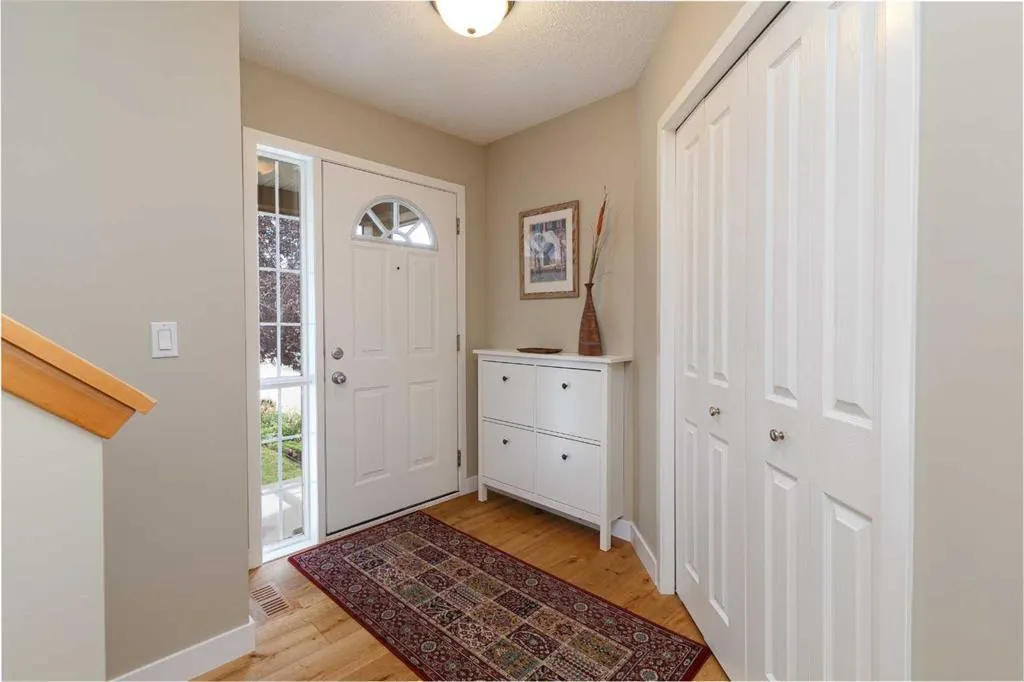 9 Springborough Point SW