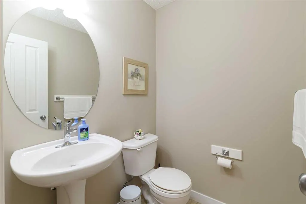 9 Springborough Point SW